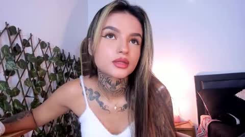 medussa13 online show from October 2025 01:08:02 PM