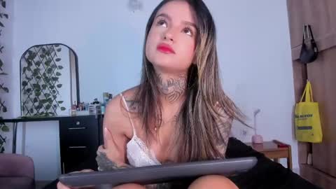 medussa13 online show from April 2026 12:15:01 PM