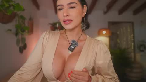 Snapshot of meegan1 chatting on November 2025 11:53:01 AM Andrea online show from November 2025 11:53:01 AM