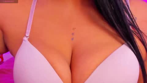 Megan online show from November 2025 10:21:01 AM