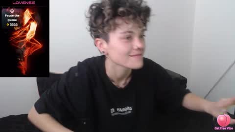 Megan and sophi online show from November 2025 07:51:02 PM