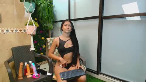 Carolina Paez online show from December 2024 06:59:01 PM