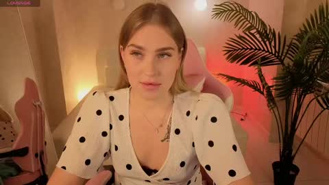 Snapshot of megan_gonzalezz chatting on May 2026 01:12:02 AM Megan online show from May 2026 01:12:02 AM