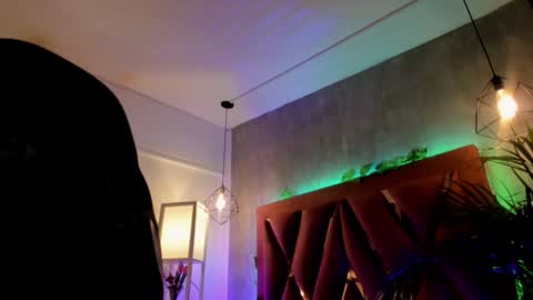    online show from February 2025 02:40:01 AM