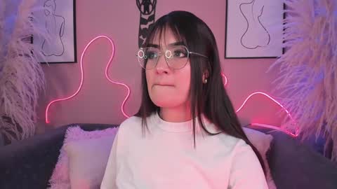     online show from December 2024 01:17:01 PM