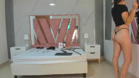 Megan Sweet online show from December 2025 07:43:01 PM