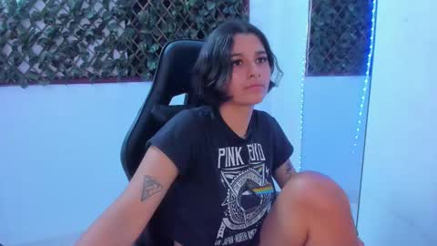 megan white 01  online show from March 2025 10:41:01 AM