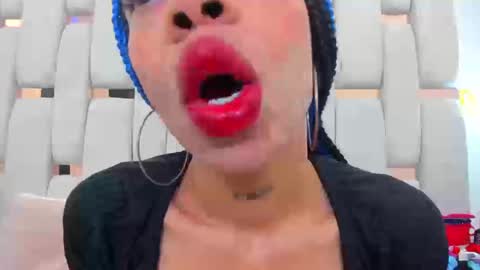 Snapshot of megan_xblack_ chatting on September 2025 01:45:01 PM Megan online show from September 2025 01:45:01 PM