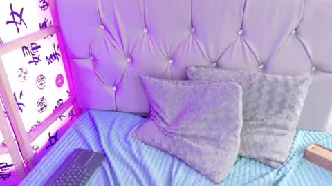 Megan online show from November 2025 03:01:02 PM