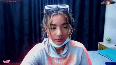 M E G A N   online show from December 2024 06:50:01 PM