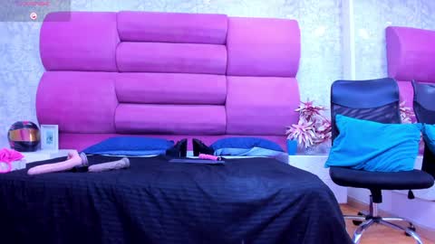 Snapshot of meganfoxxi_ chatting on January 2025 12:57:02 AM MeganFOXXI online show from January 2025 12:57:02 AM
