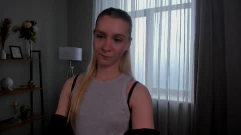 Elly online show from April 2026 12:04:01 PM