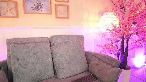 Megan Lowell online show from April 2026 07:11:02 PM