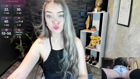 Snapshot of megann_hill chatting on February 2025 02:21:01 PM Megan online show from February 2025 02:21:01 PM