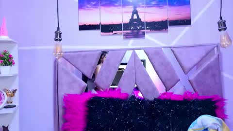 Megann Noa  online show from November 2025 07:25:01 PM