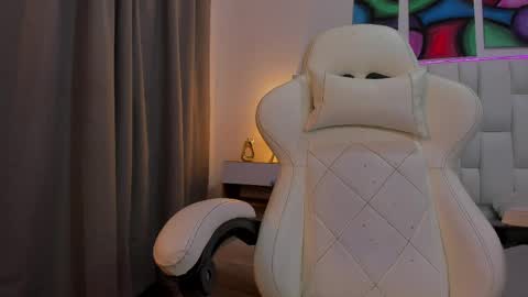 Megan Queen online show from April 2026 01:03:02 PM