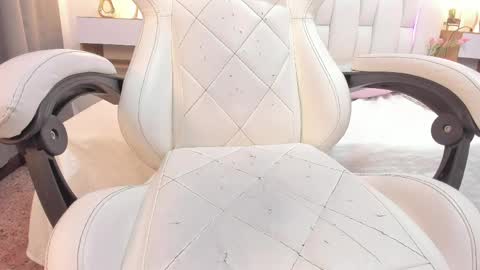 Megan Queen online show from April 2026 01:26:01 PM