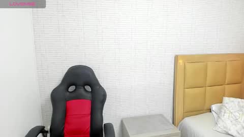 M E G A N  online show from September 2025 12:41:02 PM