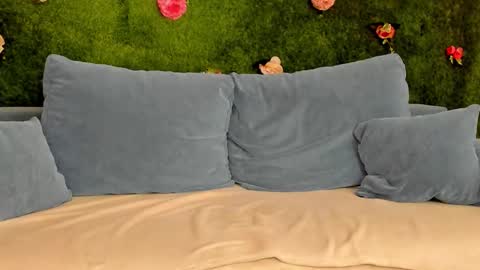 megatitts_ online show from October 2025 07:22:01 PM