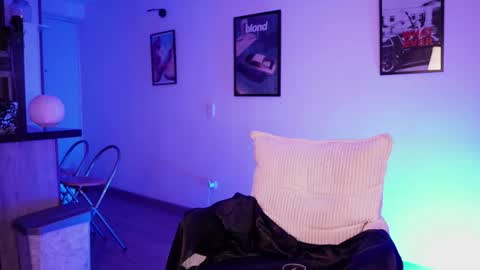 megga_bluee online show from November 2025 11:36:02 PM