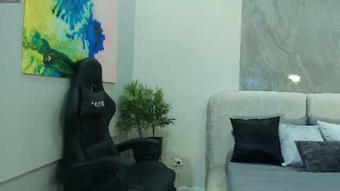 Snapshot of meggan_luxx chatting on August 2026 11:05:02 AM MEGGAN LUXX online show from August 2026 11:05:02 AM