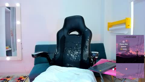 Juli online show from April 2026 07:07:02 PM