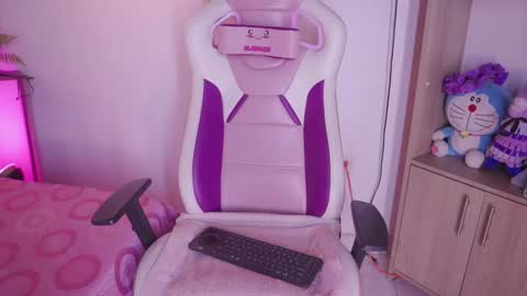 Meggie 1J online show from November 2025 11:14:02 PM