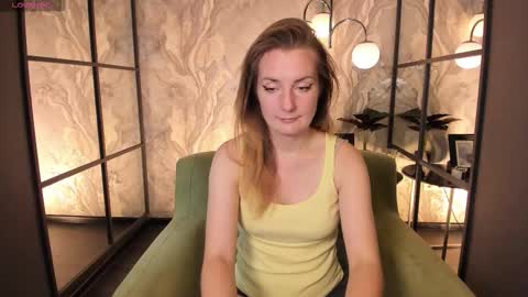 Meggy online show from September 2025 01:23:02 PM