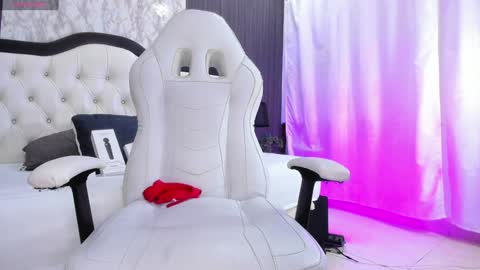 Meghan  online show from December 2024 12:49:01 PM