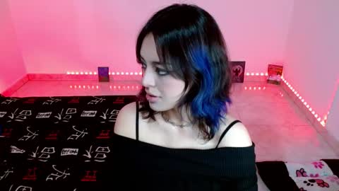 Snapshot of mei04_ chatting on October 2025 03:30:01 AM Melissa online show from October 2025 03:30:01 AM