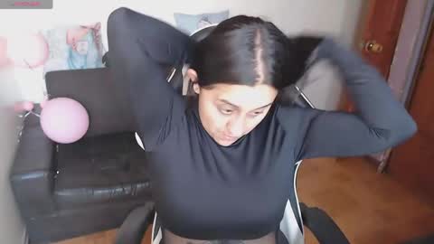 Snapshot of mel_raise chatting on May 2026 06:13:01 PM mel raise online show from May 2026 06:13:01 PM