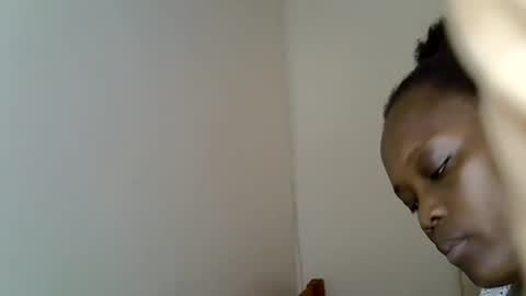 Snapshot of mel_shee chatting on November 2025 12:07:01 PM mel online show from November 2025 12:07:01 PM