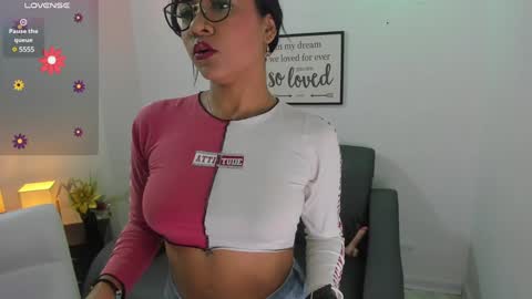 Snapshot of melan_owen chatting on February 2025 11:19:02 AM melan_owen online show from February 2025 11:19:02 AM