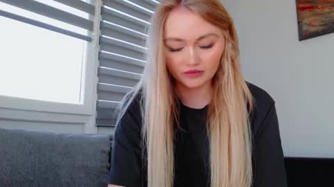 Snapshot of melani_a chatting on April 2026 11:45:02 AM Melania online show from April 2026 11:45:02 AM