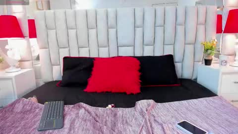 melani hom online show from September 2025 12:40:01 PM