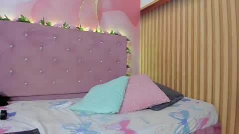 melanie__evans online show from April 2026 11:01:02 AM