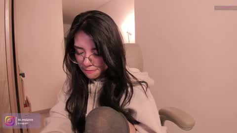 Snapshot of melanie_owo chatting on October 2025 01:19:01 AM Melanie online show from October 2025 01:19:01 AM