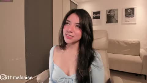 Snapshot of melanie_owo chatting on May 2026 02:08:02 AM Melanie online show from May 2026 02:08:02 AM