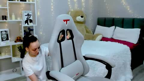 MelanieAlves online show from February 2026 12:09:02 PM