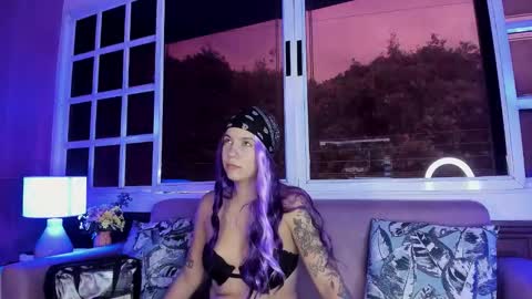 Melanie Roux online show from October 2025 11:40:01 AM