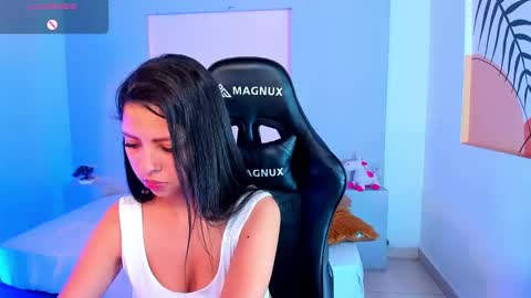 Snapshot of melanimorgan chatting on January 2025 10:13:02 AM Melani dont forget to follow me and like online show from January 2025 10:13:02 AM