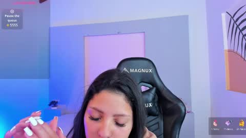 Snapshot of melanimorgan chatting on January 2025 10:45:01 AM Melani dont forget to follow me and like online show from January 2025 10:45:01 AM