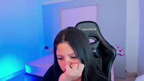 Snapshot of melanimorgan chatting on January 2025 10:29:02 AM Melani dont forget to follow me and like online show from January 2025 10:29:02 AM
