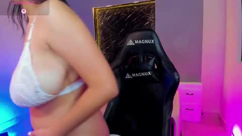 Snapshot of melanimorgan chatting on February 2025 06:37:02 AM Melani dont forget to follow me and like online show from February 2025 06:37:02 AM