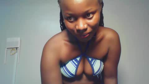Snapshot of melanin_sassy96 chatting on December 2024 03:43:02 PM bad lil shawry online show from December 2024 03:43:02 PM