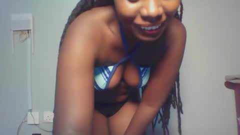 Snapshot of melanin_sassy96 chatting on December 2024 11:25:01 PM bad lil shawry online show from December 2024 11:25:01 PM