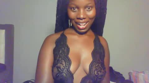 Snapshot of melanin_sassy96 chatting on January 2025 10:04:02 PM bad lil shawry online show from January 2025 10:04:02 PM