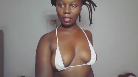 Snapshot of melanin_sassy96 chatting on January 2025 01:52:01 PM bad lil shawry online show from January 2025 01:52:01 PM