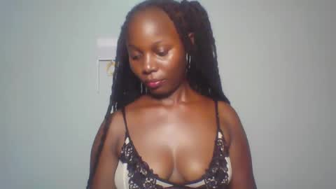 Snapshot of melanin_sassy96 chatting on January 2025 09:30:01 PM bad lil shawry online show from January 2025 09:30:01 PM