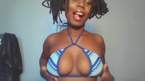 Snapshot of melanin_sassy96 chatting on January 2025 01:58:01 PM bad lil shawry online show from January 2025 01:58:01 PM